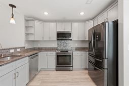 534 Waverly Loop photo 4