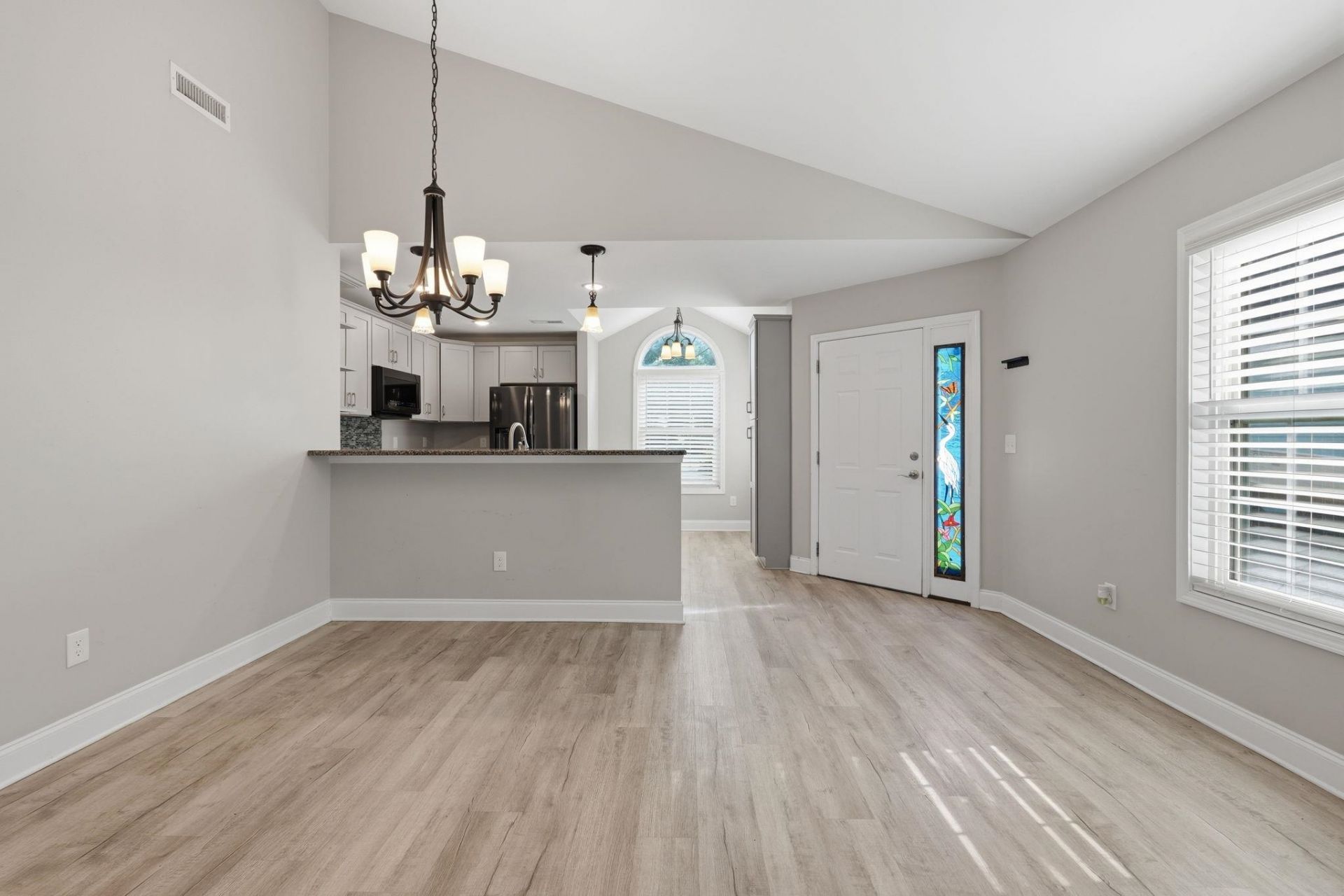 534 Waverly Loop Photo 8