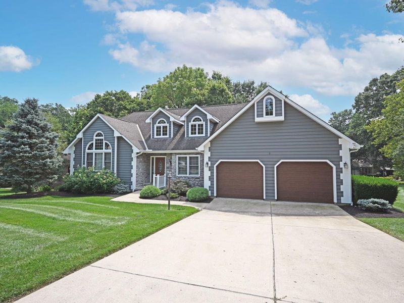 8405 Toddcreek Circle, West Chester, OH 45069 Photo 2