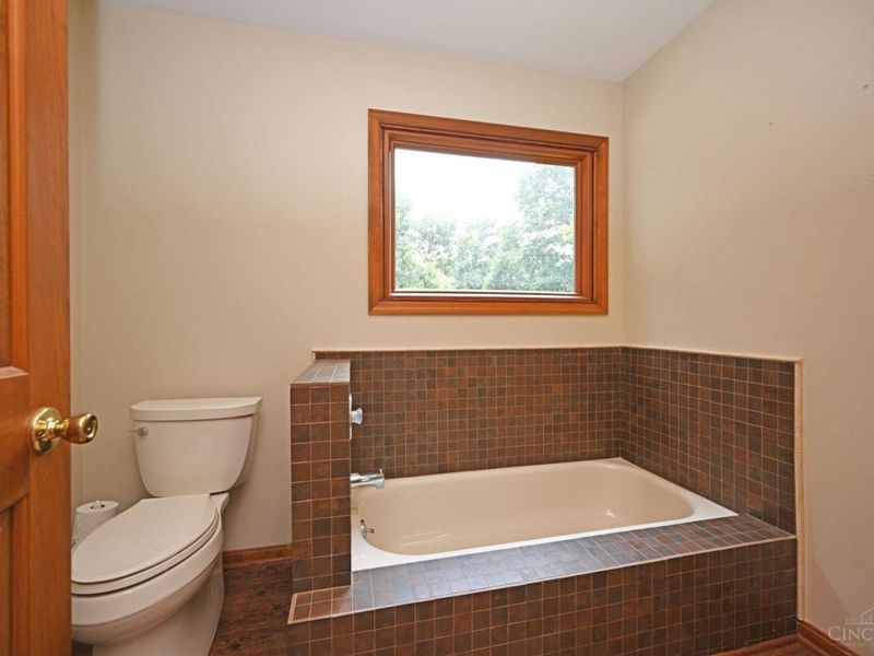 8405 Toddcreek Circle, West Chester, OH 45069 Photo 33