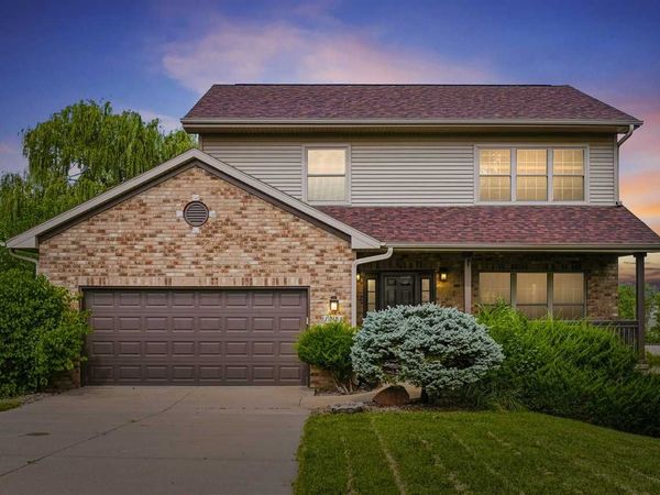 1721 12th Ave, Coralville, IA 52241