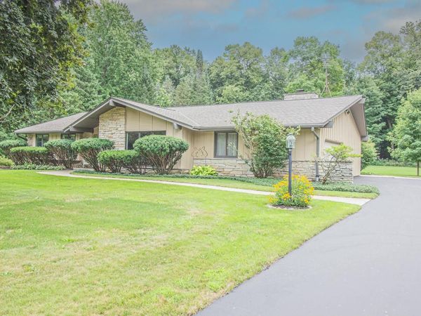 7343 Glencoe DRIVE, Cedarburg, WI 53012
