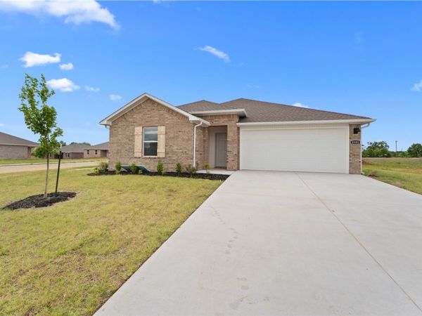 3060 Laredo Lane, Centerton, AR 72736