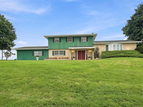 1810 Richmond Rd, Twin Lakes, WI 53181