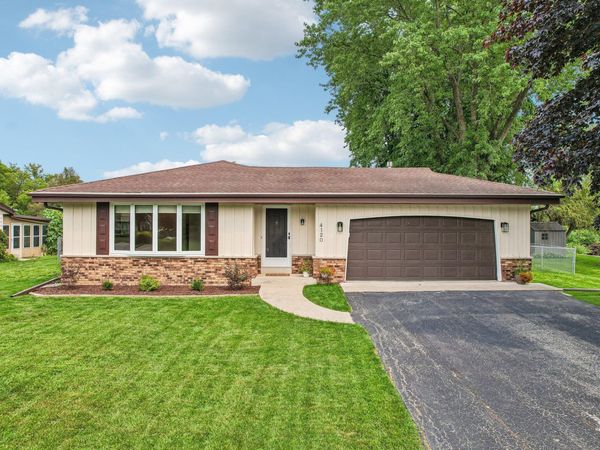 4120 S Regal Dr, New Berlin, WI 53151