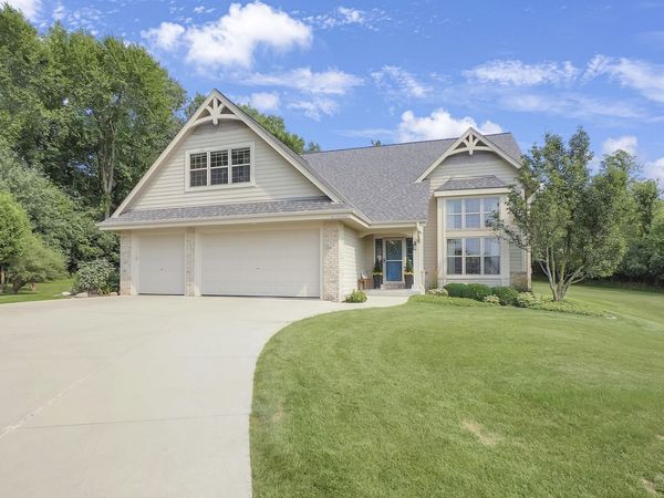 W270N2468 Orchard Ln, Pewaukee, WI 53072