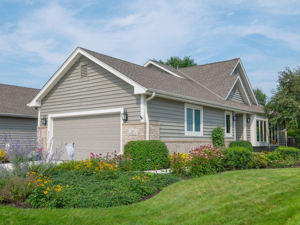 W264N2062 Deer Haven Ct, Unit 2, Pewaukee, WI 53072