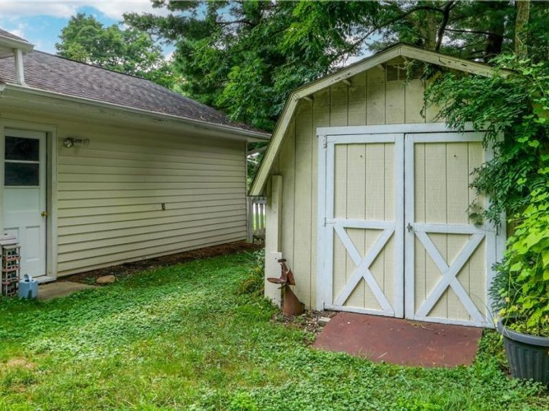 8860 Crackel Road, Chagrin Falls, OH 44023 Photo 26