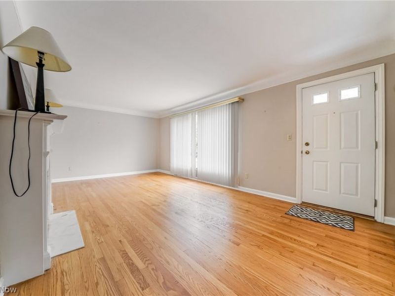 4828 Westbourne Road, Lyndhurst, OH 44124 Photo 2