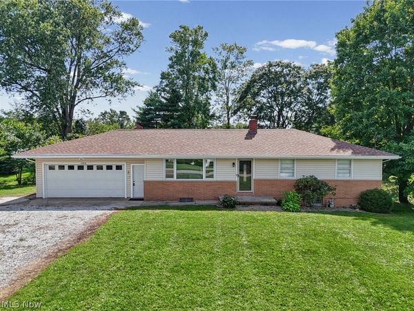 1264 Everbright Drive, Uniontown, OH 44685