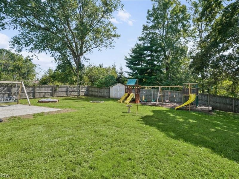 1264 Everbright Drive, Uniontown, OH 44685 Photo 4