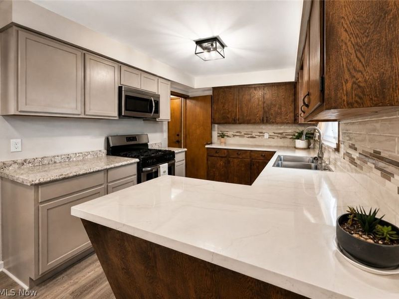 1264 Everbright Drive, Uniontown, OH 44685 Photo 6