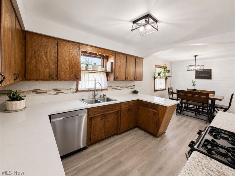 1264 Everbright Drive, Uniontown, OH 44685 Photo 8
