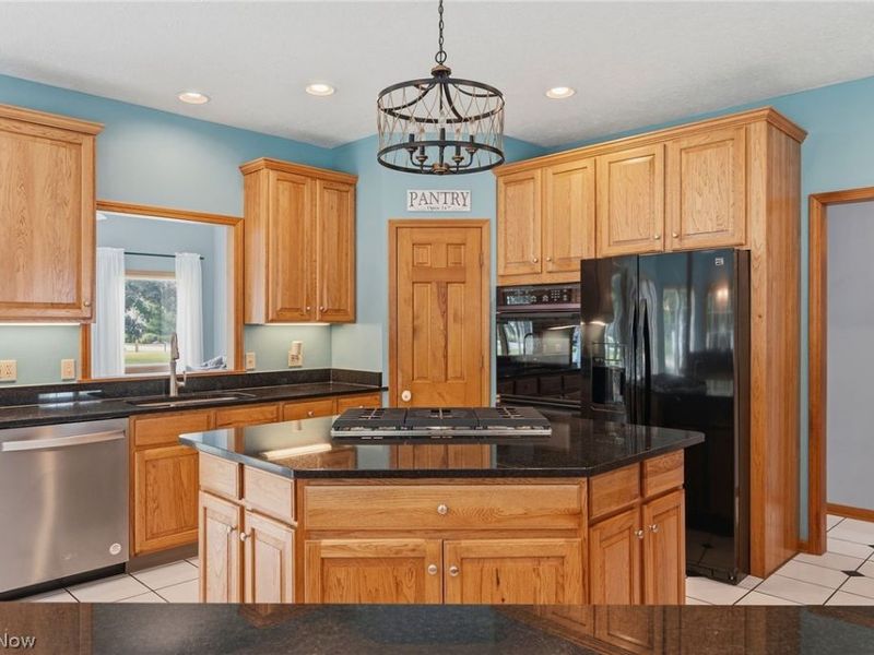 46787 Middle Ridge Road, Amherst, OH 44001 Photo 11