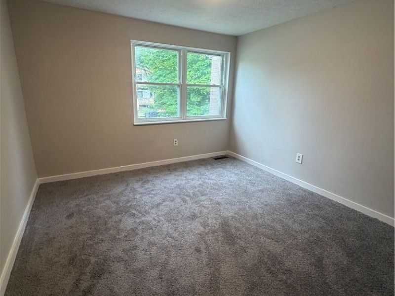 9409 Manor Avenue, Cleveland, OH 44104 Photo 12