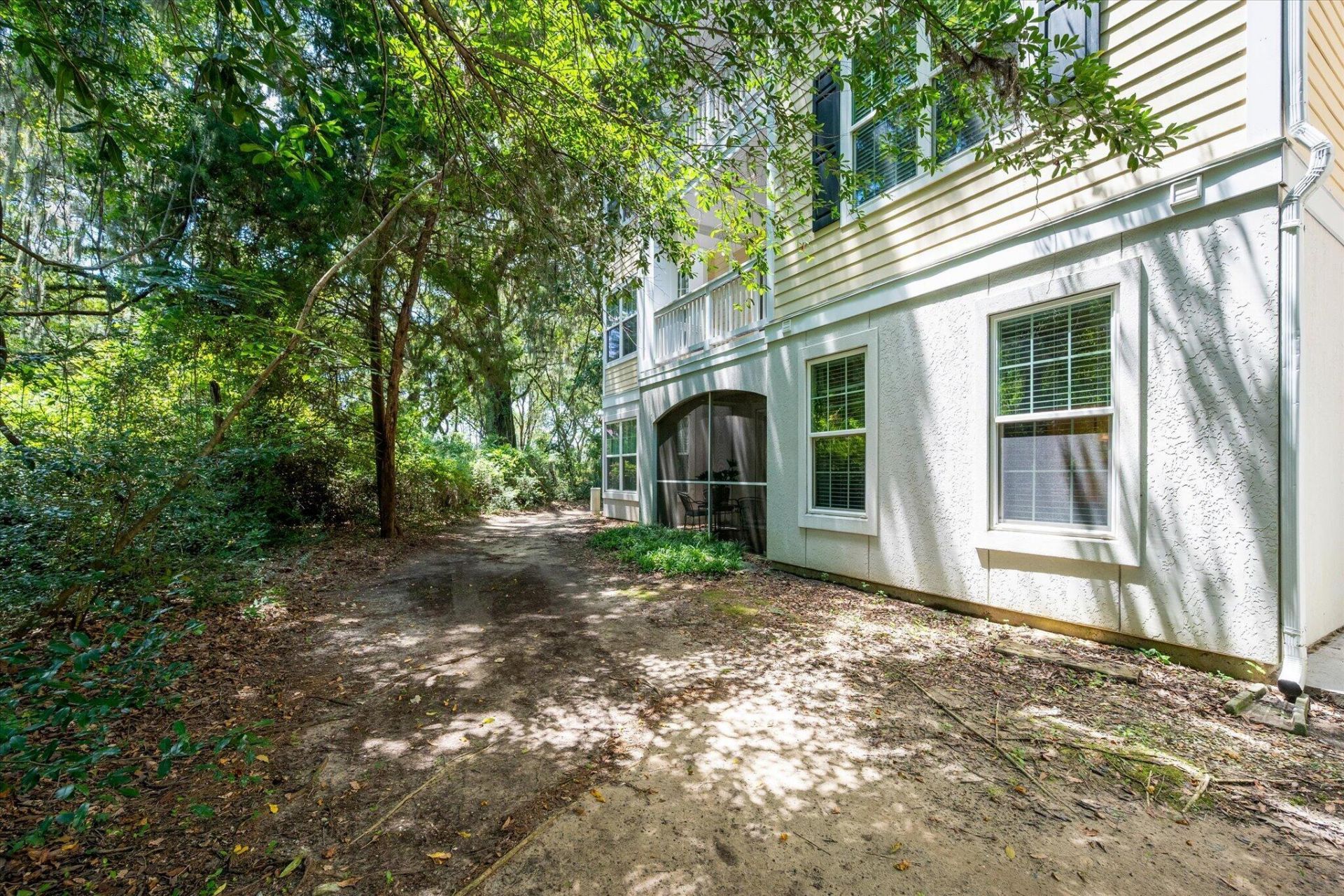 60 Fenwick Hall Alley Photo 30