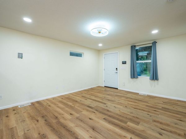 845 E 24th Court, Des Moines, IA 50317