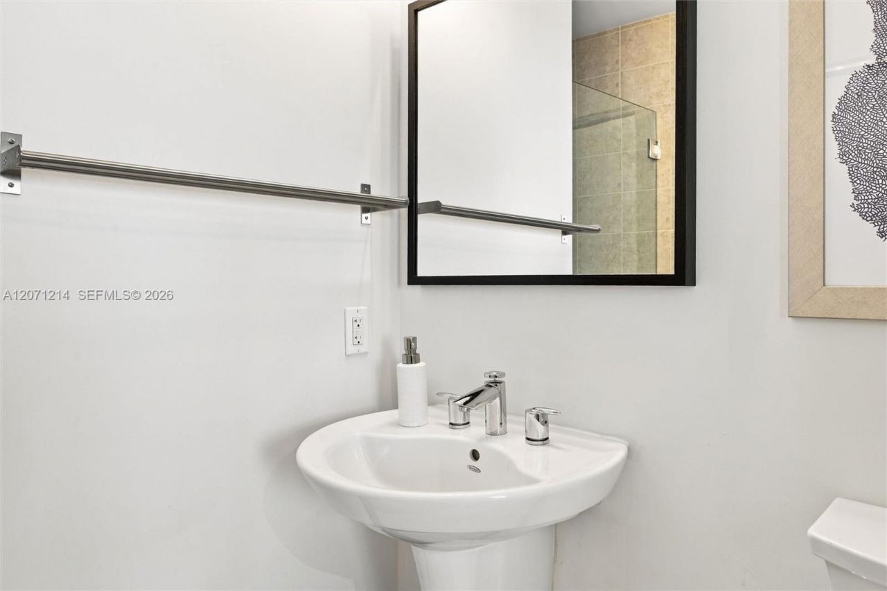 60 SW 13th St , Unit 4602, Miami, FL 33130 Photo
