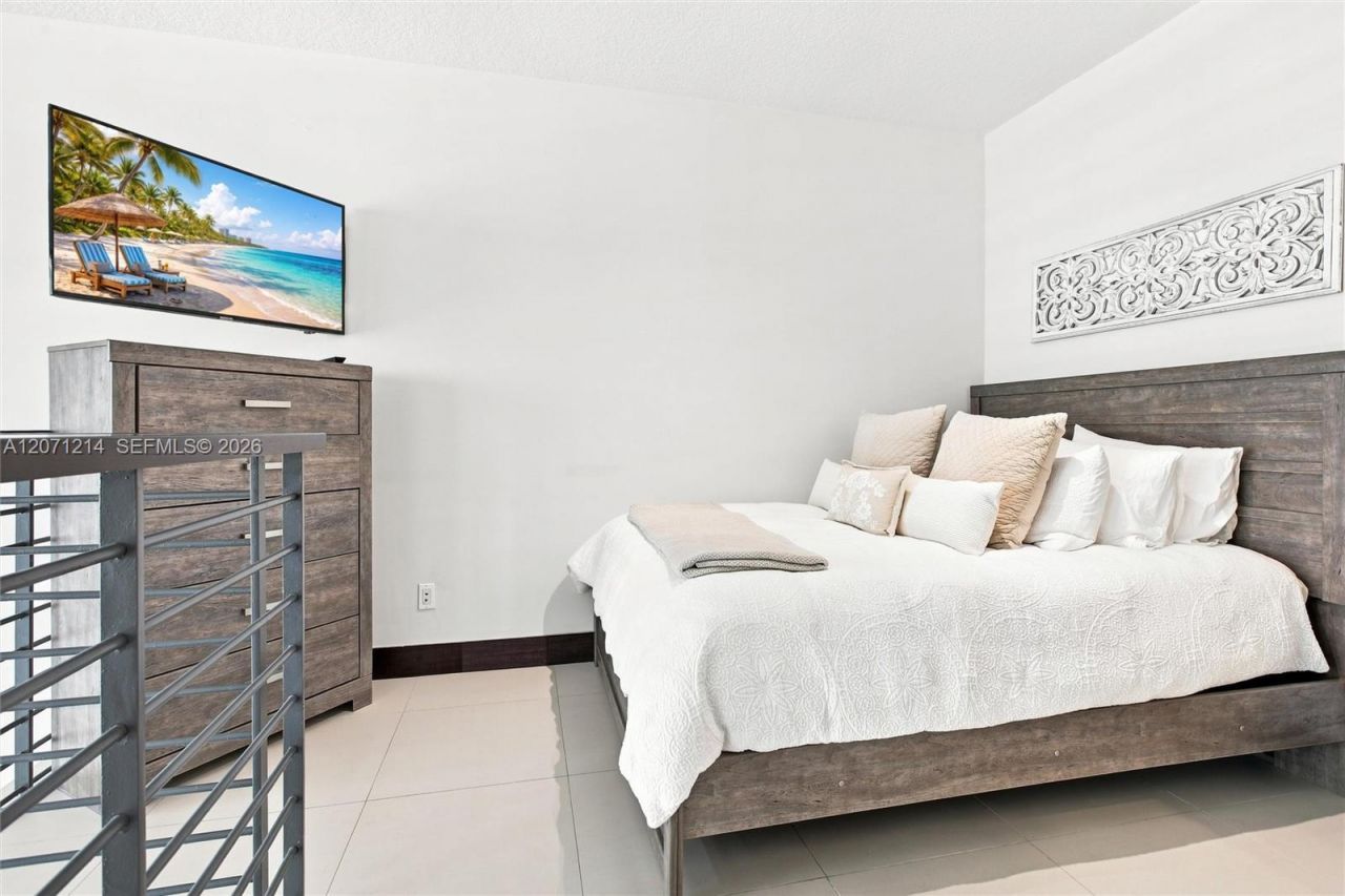 60 SW 13th St , Unit 4602, Miami, FL 33130 Photo