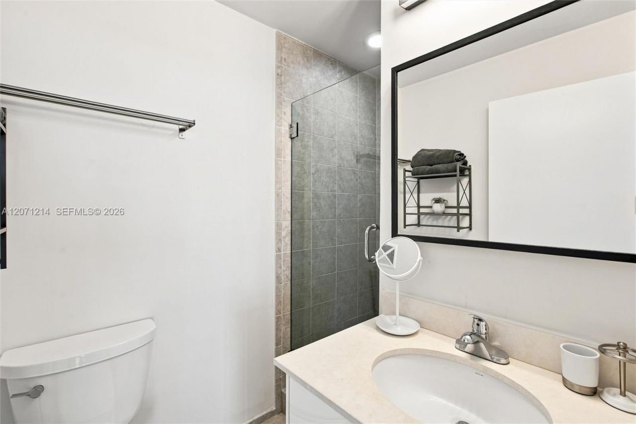60 SW 13th St , Unit 4602, Miami, FL 33130 Photo