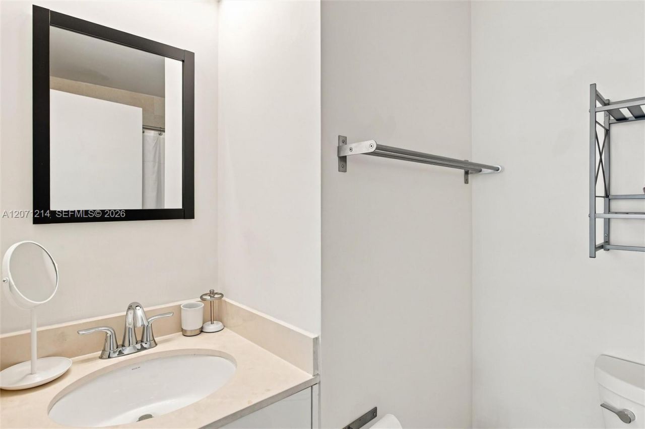 60 SW 13th St , Unit 4602, Miami, FL 33130 Photo