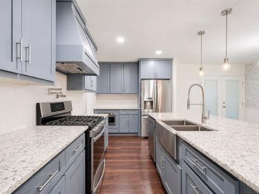 4024 Calmont Avenue, Fort Worth, TX 76107
