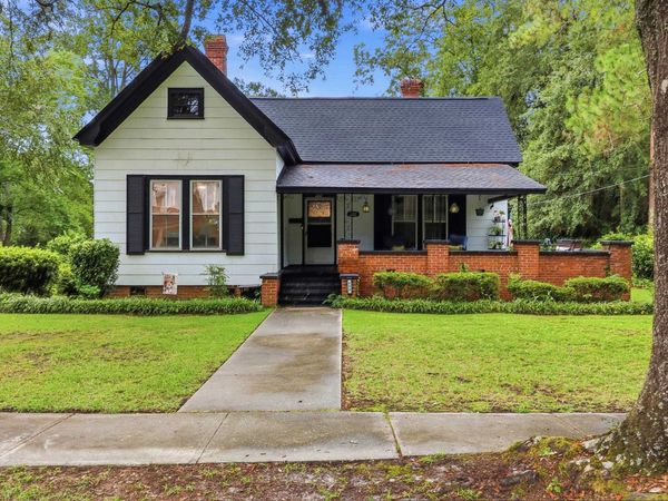 222 E Wine St., Mullins, SC 29574