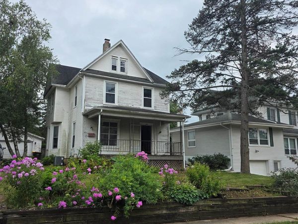 29 E Jefferson, FREEPORT, IL 61032