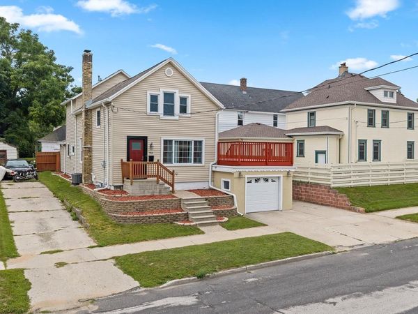 713 Huron STREET, Manitowoc, WI 54220