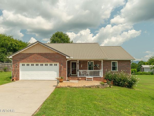 750 Meadow Ridge Rd, Walland, TN 37886