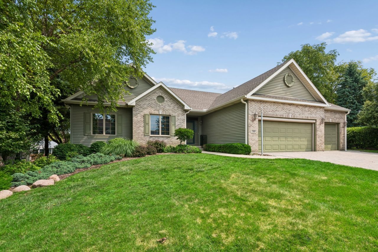 789 Woodland Drive, Antioch, IL 60002 Main Photo