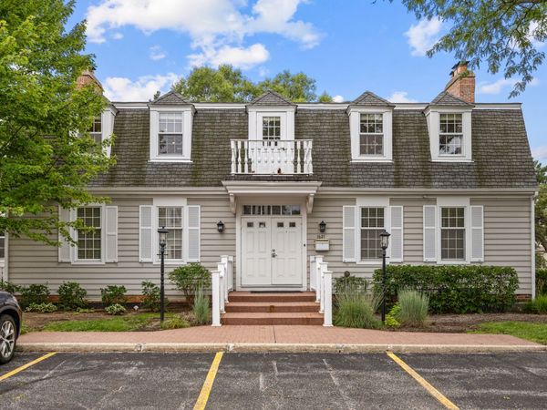 1621 W Colonial Parkway , Inverness, IL 60067