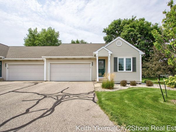 6185 Gleneagle Highlands Drive, Hudsonville, MI 49426