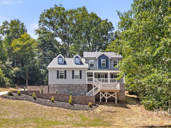 2595 Henry Falls Drive , Hickory, NC 28602