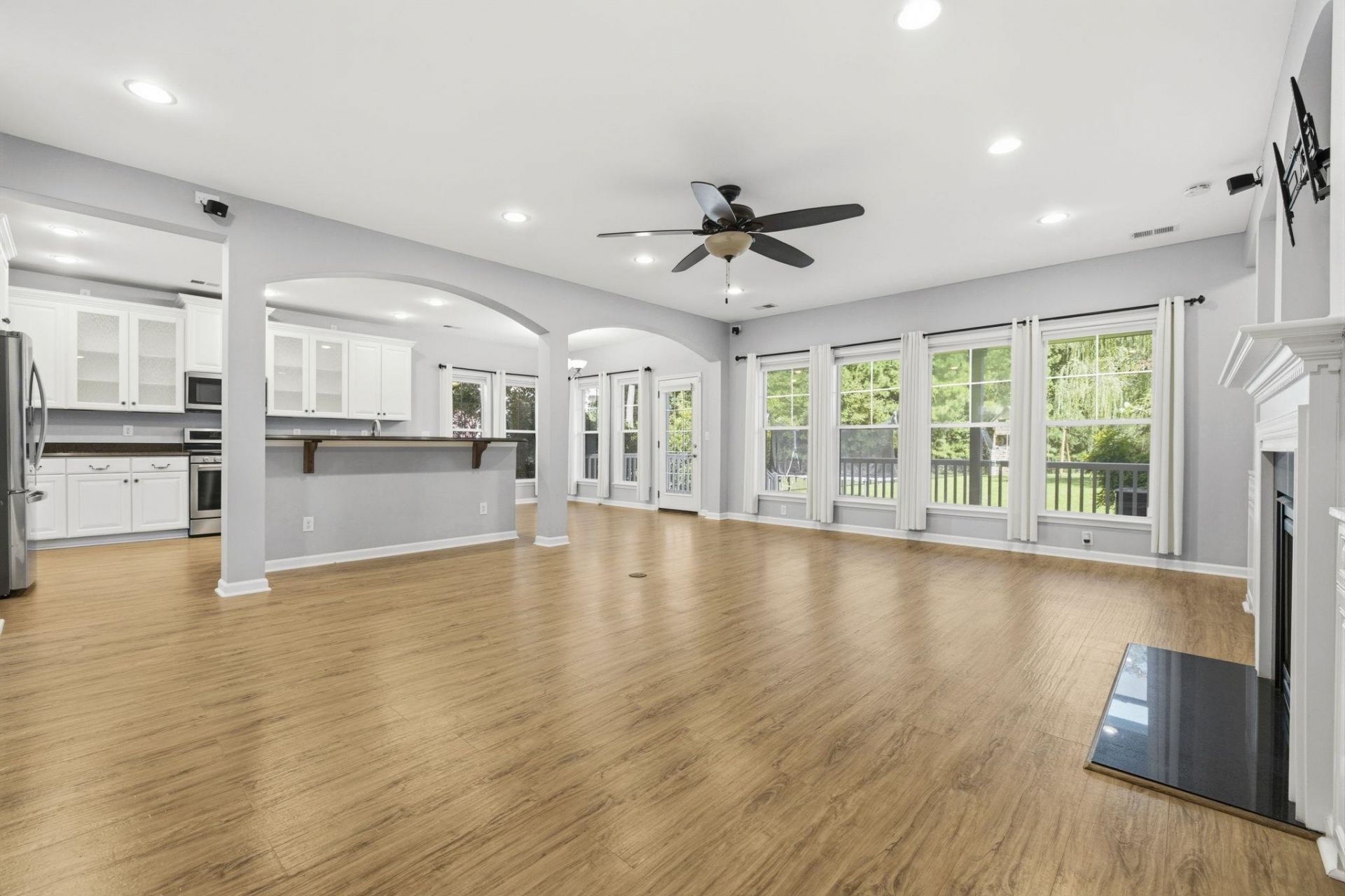 732 Dreamland Dr. Photo 13