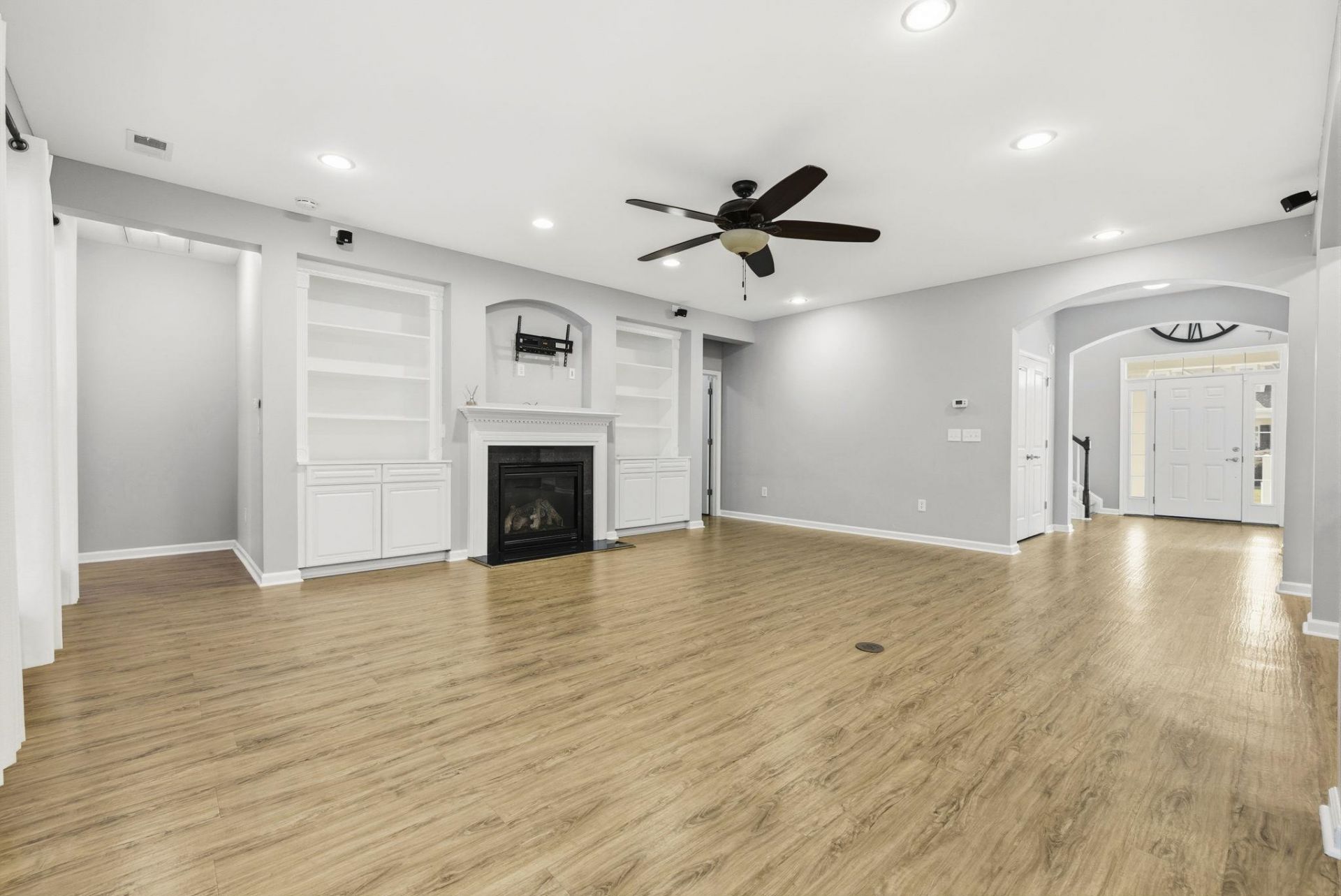 732 Dreamland Dr. Photo 14