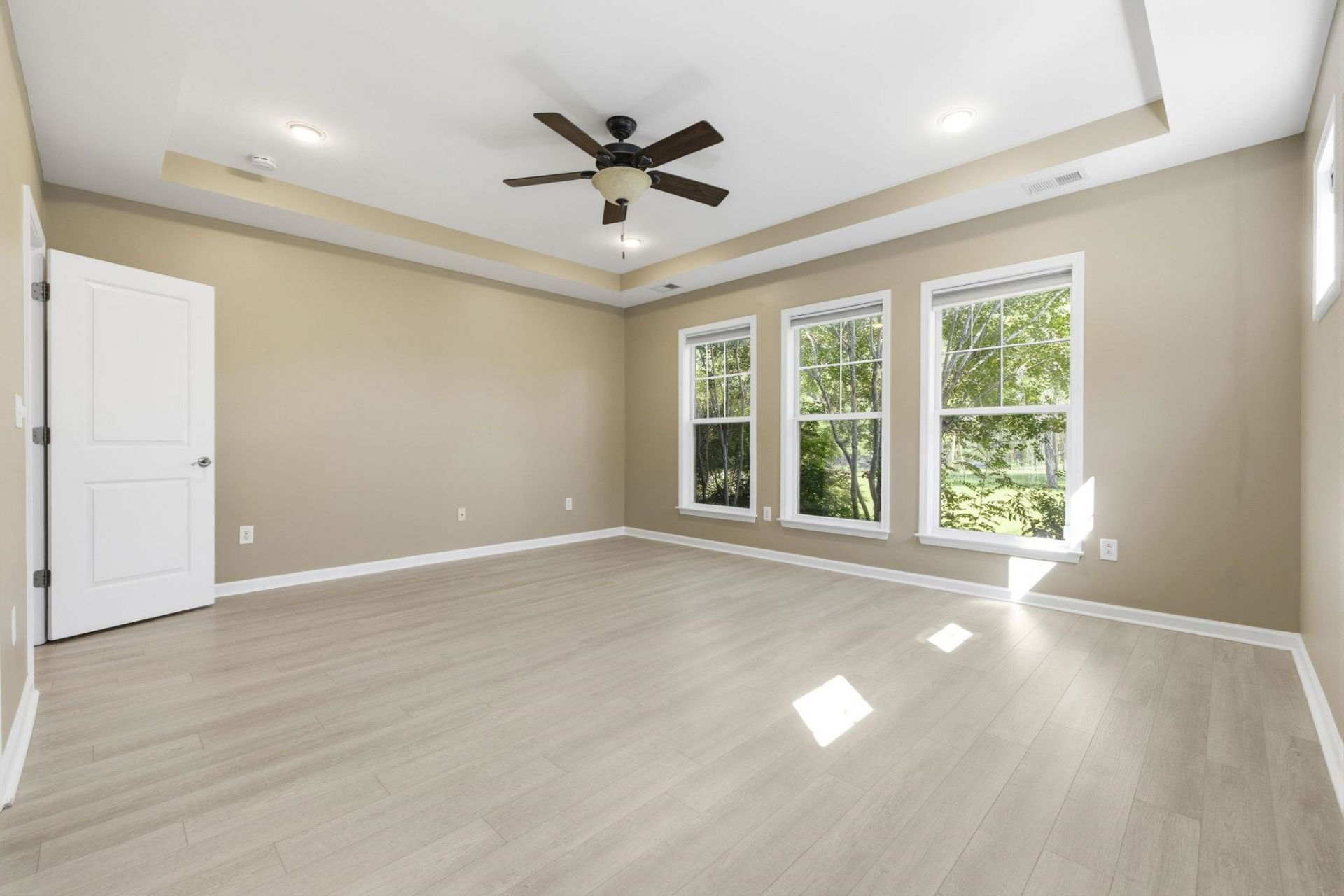 732 Dreamland Dr. Photo 23