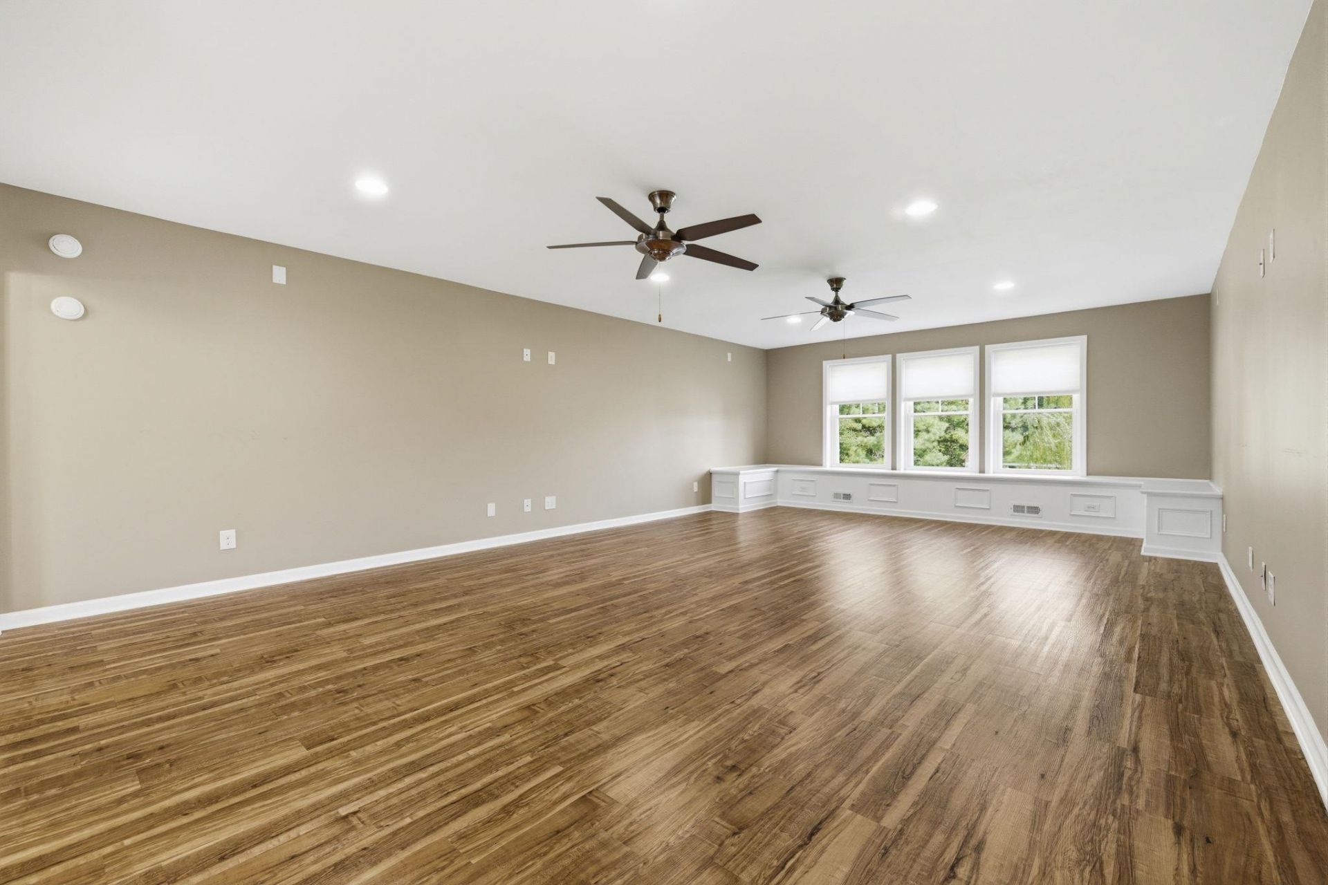 732 Dreamland Dr. Photo 33