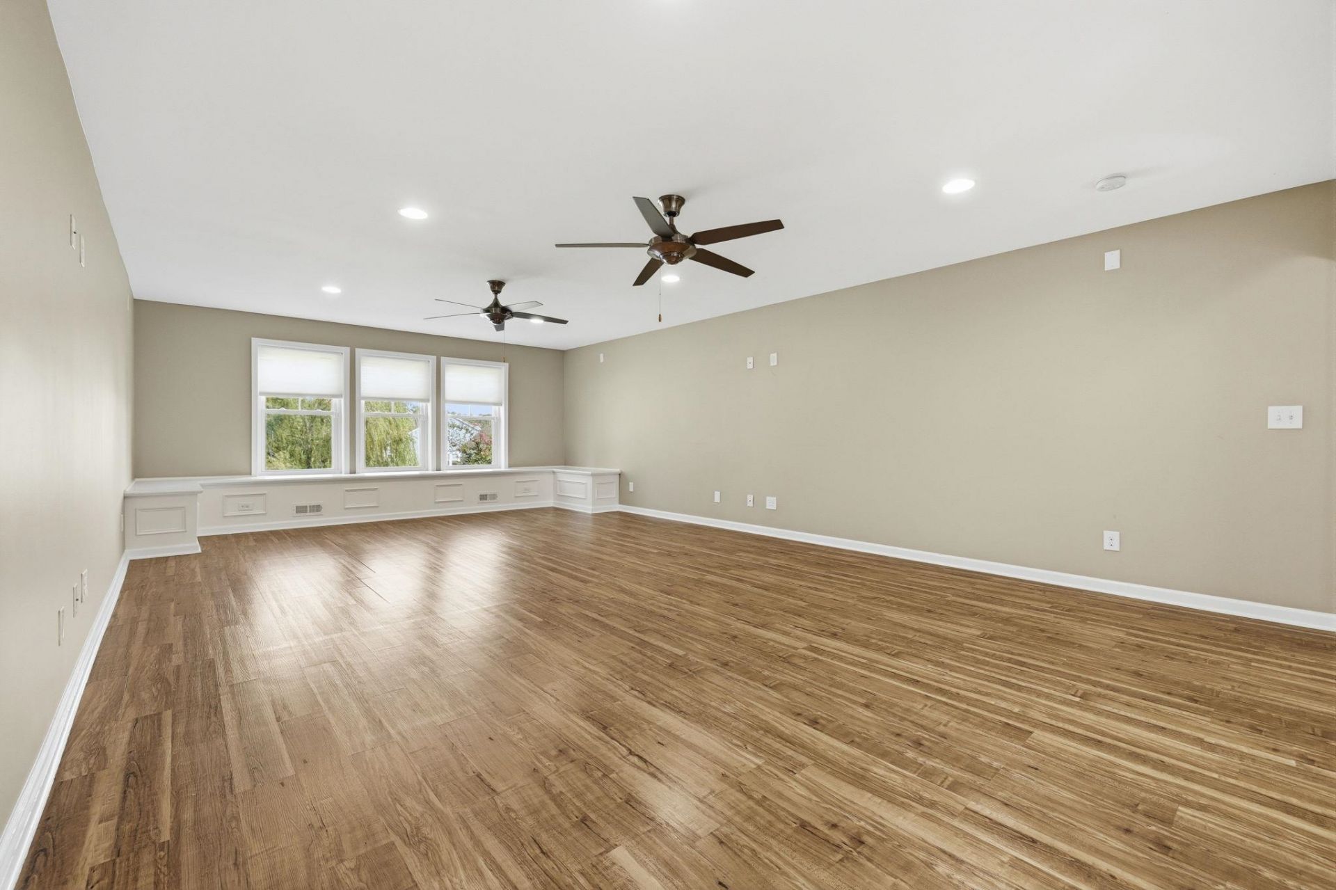 732 Dreamland Dr. Photo 34