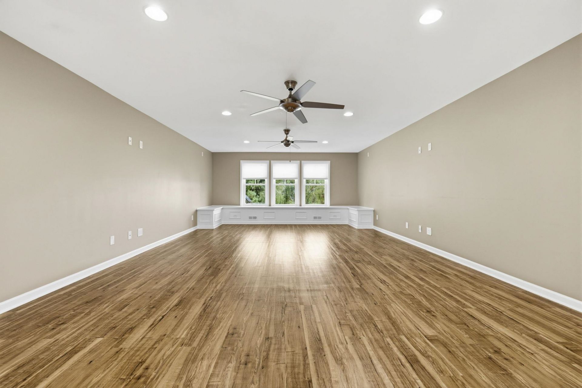 732 Dreamland Dr. Photo 35