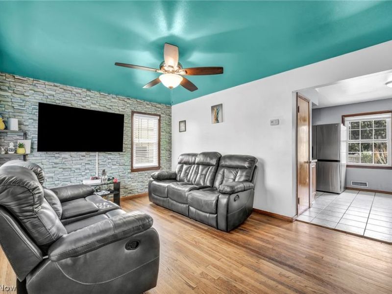 10615 Bellaire Road, Cleveland, OH 44111 Photo 5