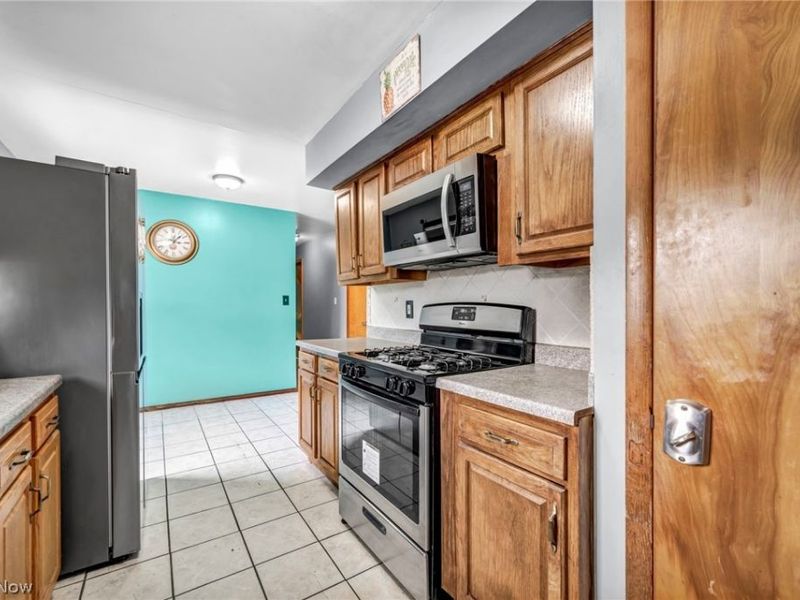10615 Bellaire Road, Cleveland, OH 44111 Photo 9