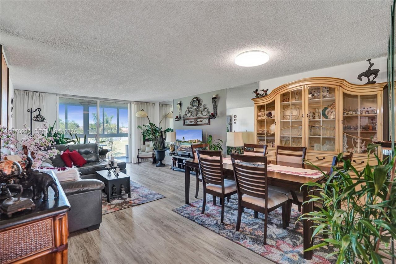 9461 Sunrise Lakes Blvd, Unit 208, Sunrise, FL 33322 Photo