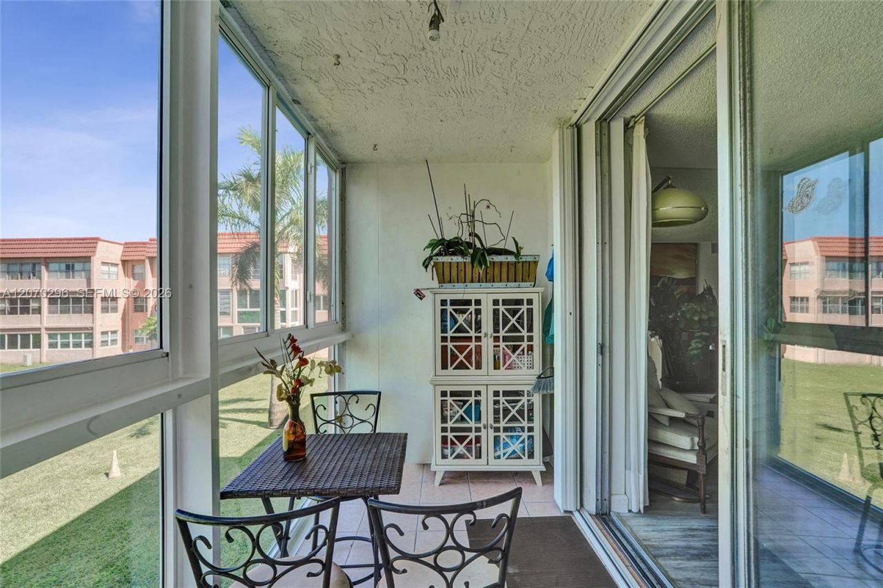 9461 Sunrise Lakes Blvd, Unit 208, Sunrise, FL 33322 Photo