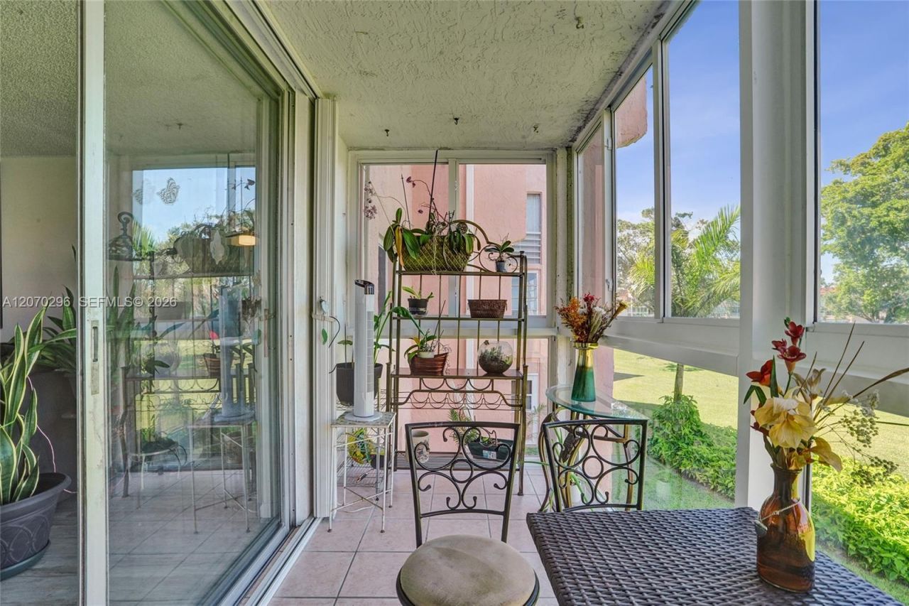9461 Sunrise Lakes Blvd, Unit 208, Sunrise, FL 33322 Photo