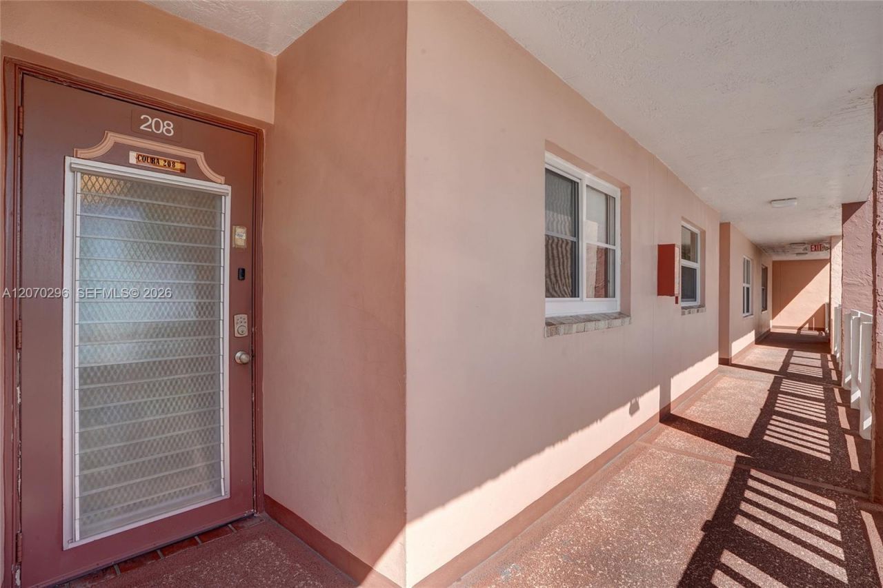 9461 Sunrise Lakes Blvd, Unit 208, Sunrise, FL 33322 Photo