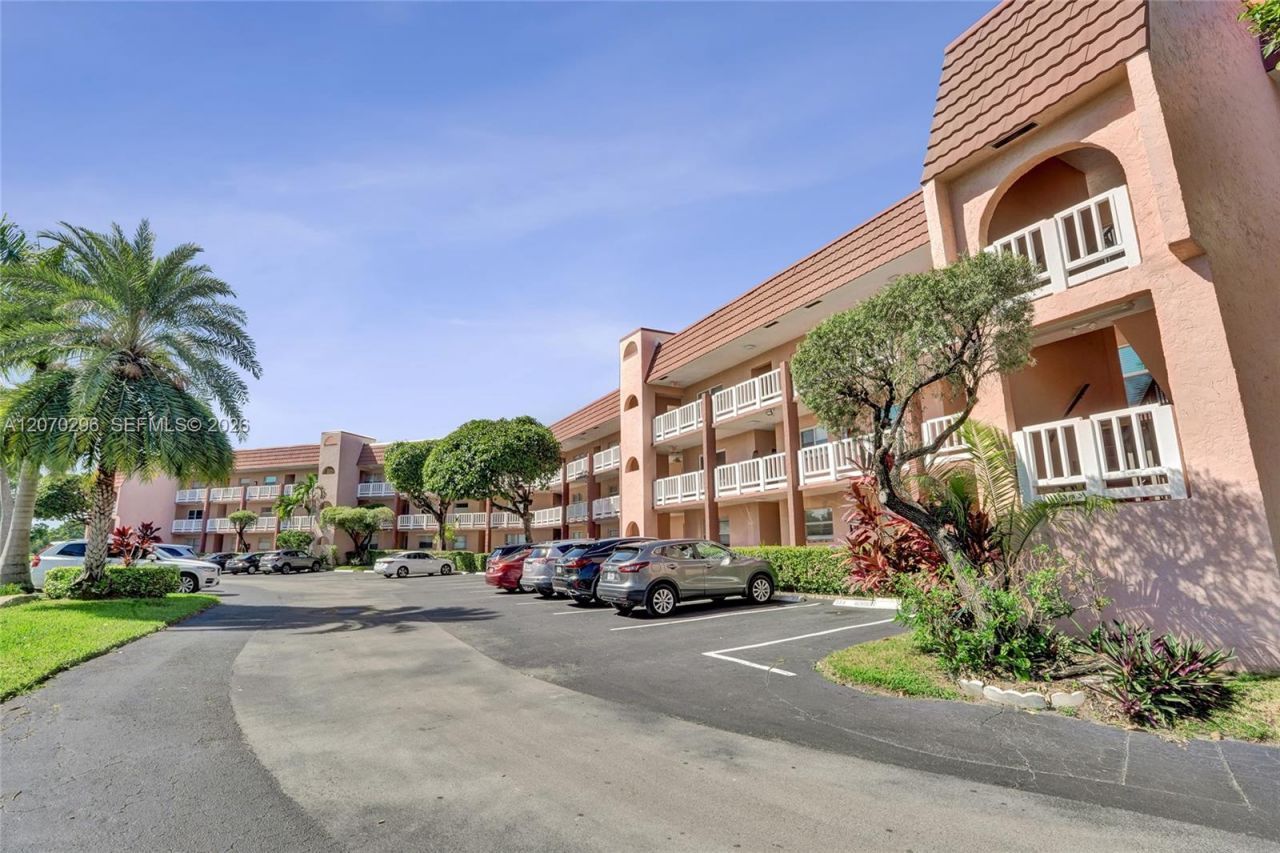 9461 Sunrise Lakes Blvd, Unit 208, Sunrise, FL 33322 Photo