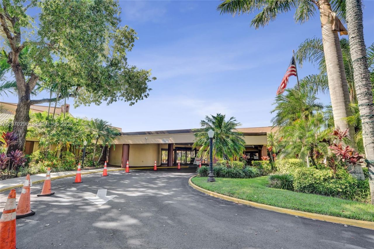 9461 Sunrise Lakes Blvd, Unit 208, Sunrise, FL 33322 Photo