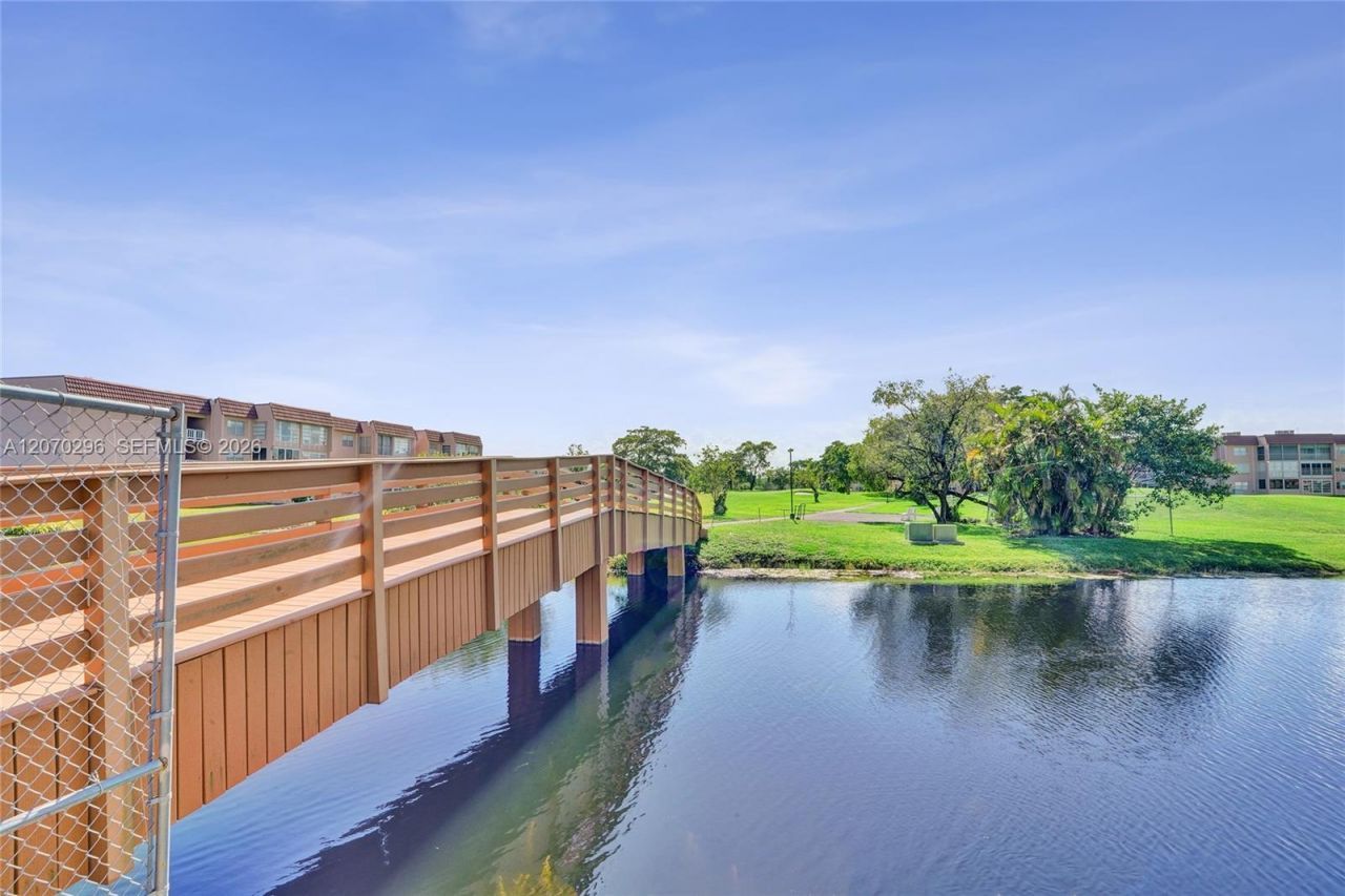 9461 Sunrise Lakes Blvd, Unit 208, Sunrise, FL 33322 Photo