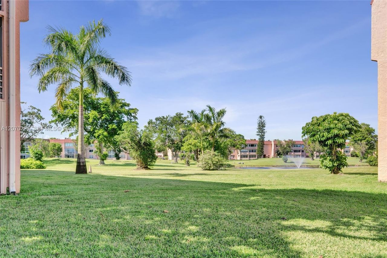 9461 Sunrise Lakes Blvd, Unit 208, Sunrise, FL 33322 Photo